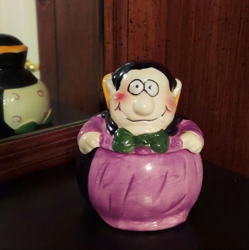 Y2k DRACULA CERAMIC COVERED CANDY & TRINKET DISH By MAGIC CREATIONS UNIQUE!